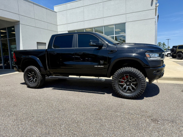 Ram 1500 Rocky Ridge Laramie K2 on 37x13.50R20LT TRAIL BLADE M/T - image 2
