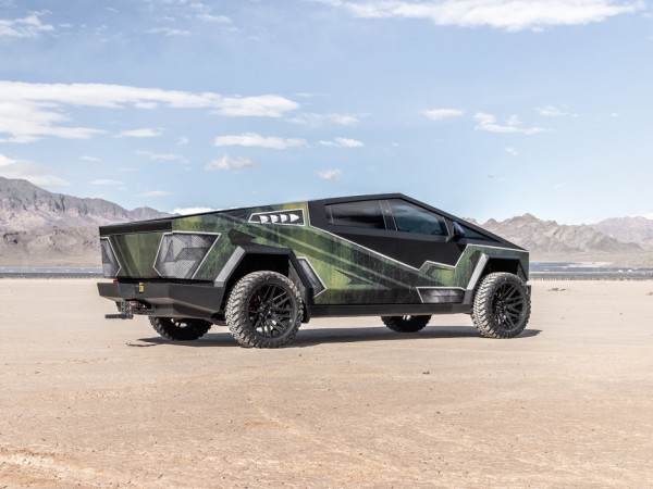 Tesla Cybertruck on 35x13.50R22LT TRAIL BLADE MTS - image 2
