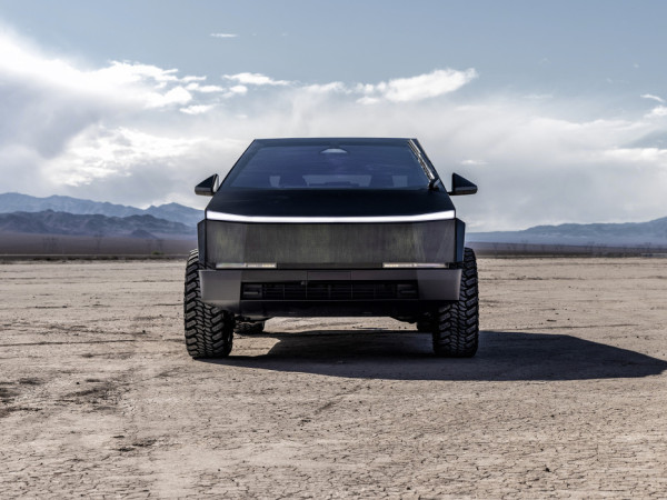 Tesla Cybertruck on 35x13.50R22LT TRAIL BLADE MTS - image 3