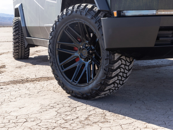 Tesla Cybertruck on 35x13.50R22LT TRAIL BLADE MTS - image 4