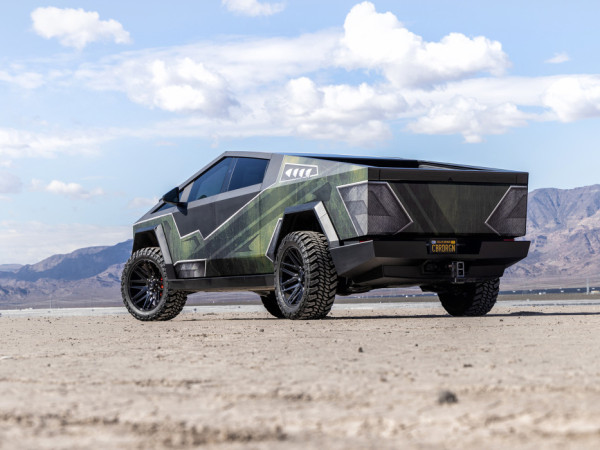 Tesla Cybertruck on 35x13.50R22LT TRAIL BLADE MTS - image 8