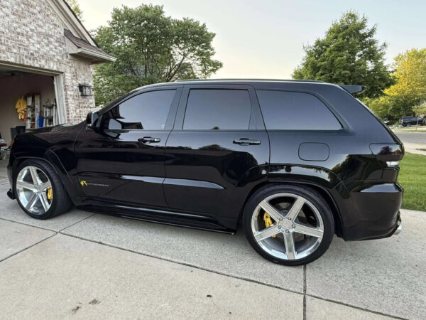 Jeep Trackhawk on 305/35R22 AZ850 - image 2