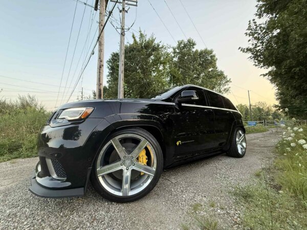 Jeep Trackhawk on 305/35R22 AZ850 - image 4