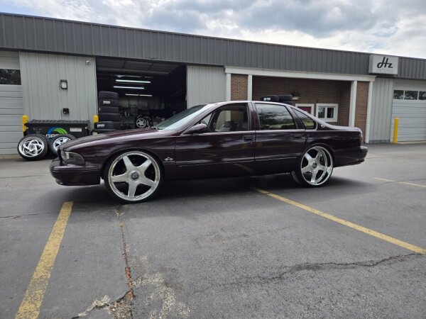 Chevrolet Impala SS on 275/35R24 ARTIS LHP - image 3