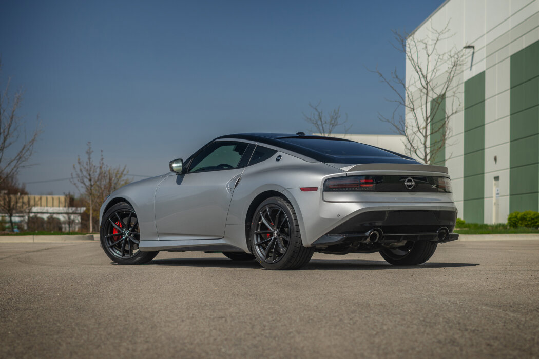 Nissan Z on 255/40R19 AZ850