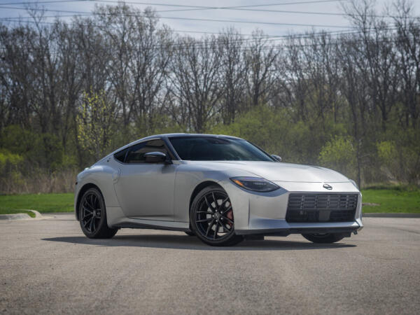 Nissan Z on 255/40R19 AZ850 - image 2