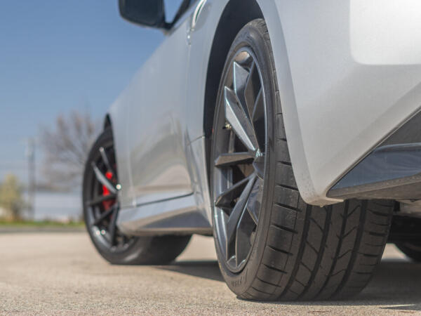 Nissan Z on 255/40R19 AZ850 - image 3