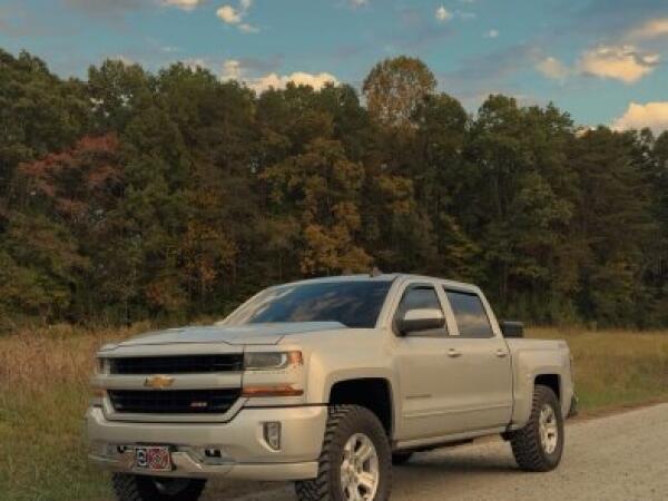 Chevrolet 1500 on 35x12.50R18LT TRAIL BLADE M/T - image 2