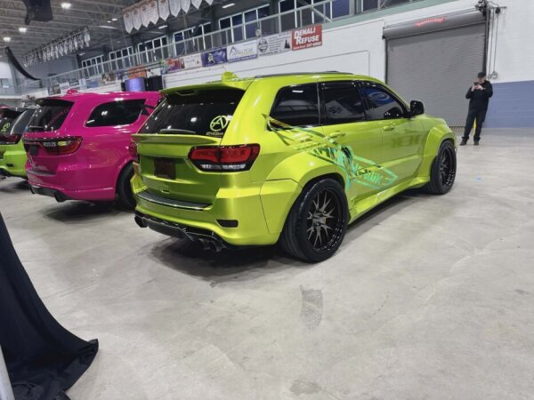 Jeep Trackhawk Widebody on 305/35R22 AZ850 - image 5