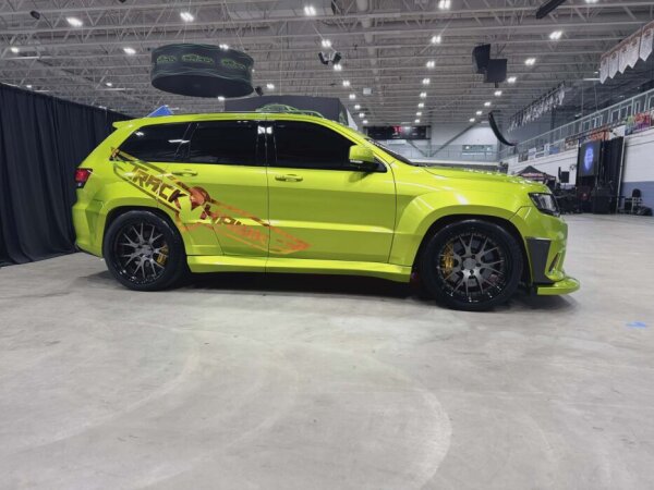Jeep Trackhawk Widebody on 305/35R22 AZ850 - image 4