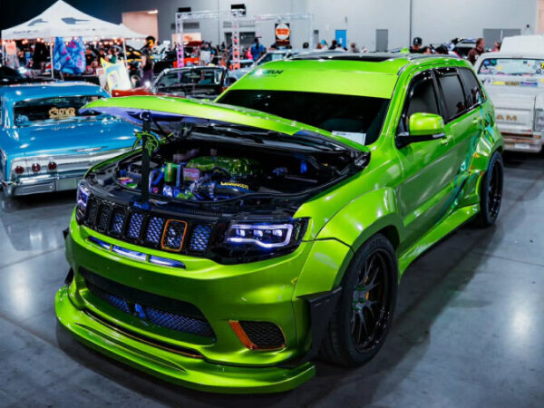 Jeep Trackhawk Widebody on 305/35R22 AZ850 - image 2