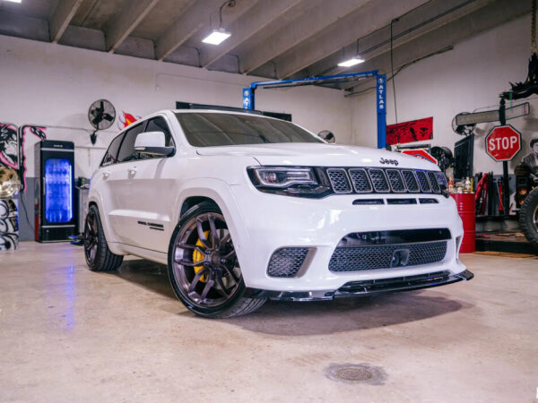 Jeep Trackhawk on 305/35R22 AZ850 - image 3