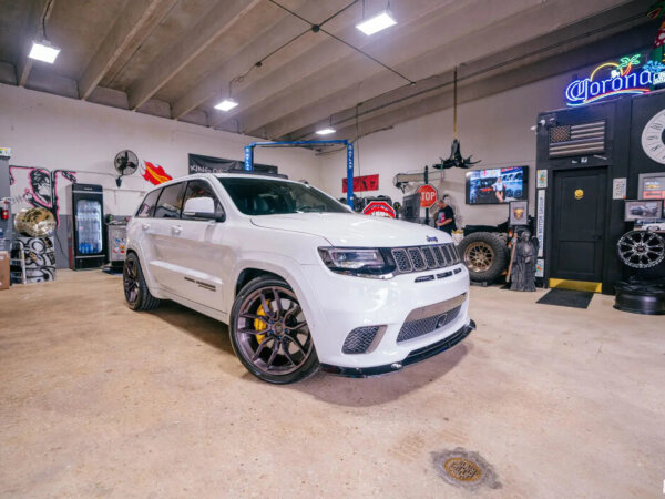 Jeep Trackhawk on 305/35R22 AZ850 - image 5