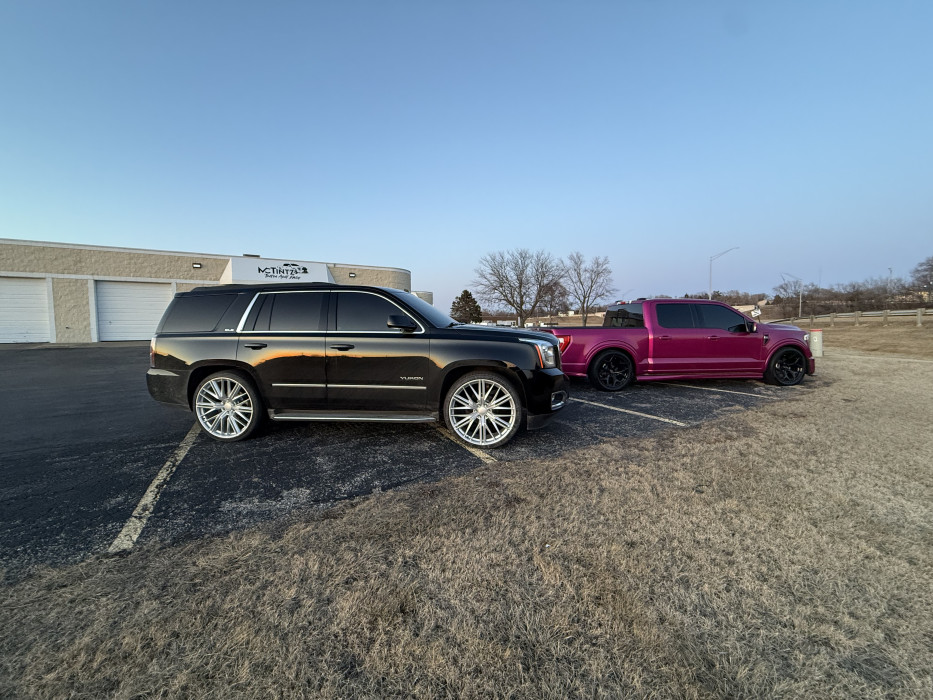 GMC Yukon on 295/30R26 AZ810