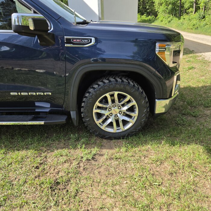 GMC Sierra 1500 on LT295/55R20 TRAIL BLADE MTS