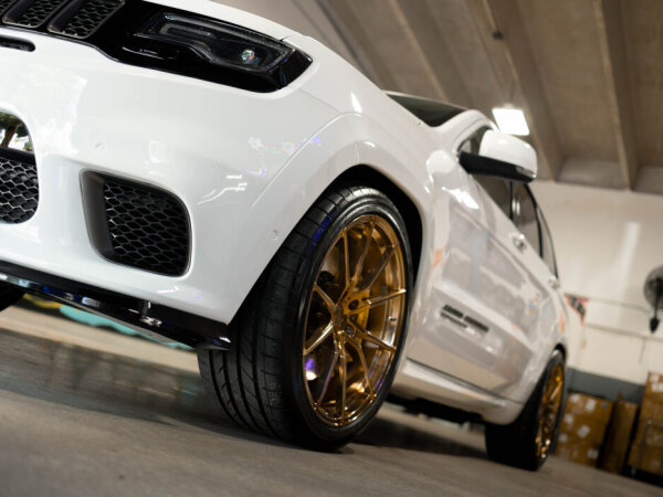 Jeep Trackhawk on 305/35R22 AZ850 - image 3