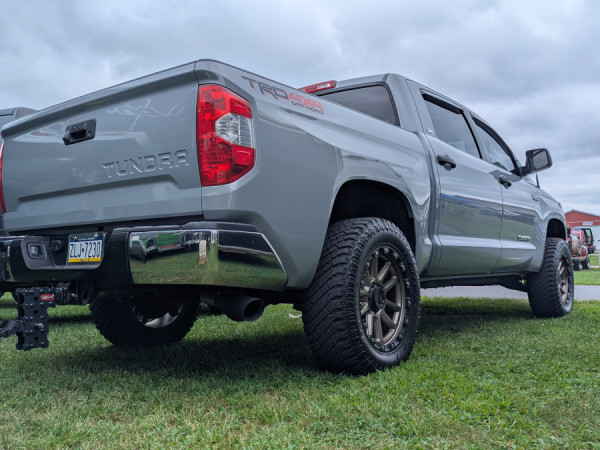 Toyota Tundra on LT295/60R20 TRAIL BLADE X/T - image 2