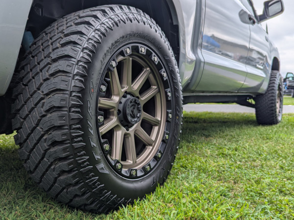 Toyota Tundra on LT295/60R20 TRAIL BLADE X/T - image 3