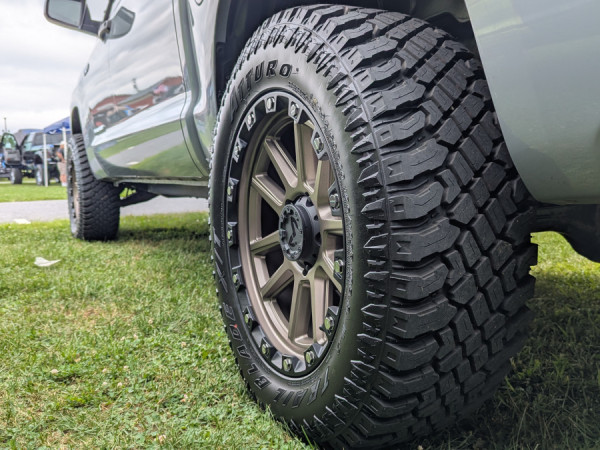 Toyota Tundra on LT295/60R20 TRAIL BLADE X/T - image 4
