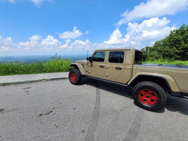 Jeep Gladiator on 35x12.50R17LT TRAIL BLADE X/T - image 2