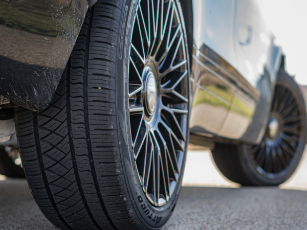 Land Rover Velar on 265/40R22 AZ810 - image 4