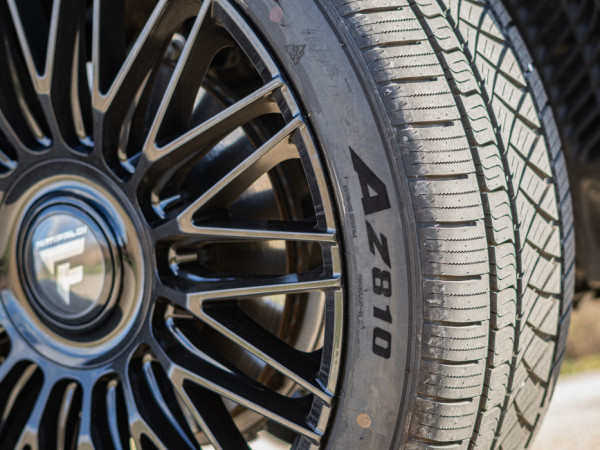 Land Rover Velar on 265/40R22 AZ810 - image 6
