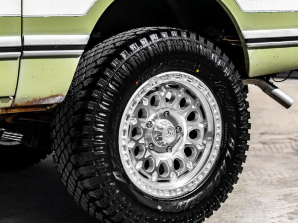 International Scout II on 33x12.50R18LT TRAIL BLADE X/T - image 3
