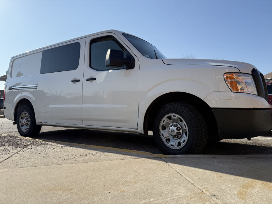 Nissan NV2500 on LT245/70R17 TRAIL BLADE ATS