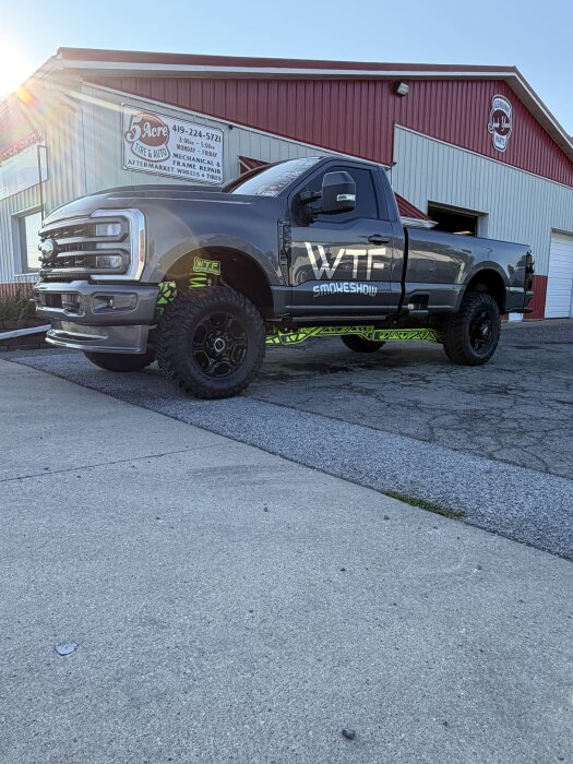 Ford F-350 on 35x12.50R18LT TRAIL BLADE MTS