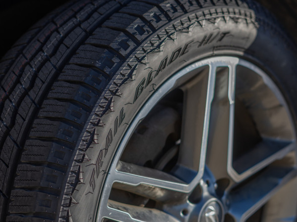 Hyundai Santa Fe on 235/55R19 TRAIL BLADE H/T - image 4