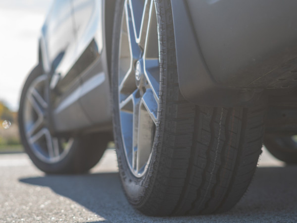Hyundai Santa Fe on 235/55R19 TRAIL BLADE H/T - image 5