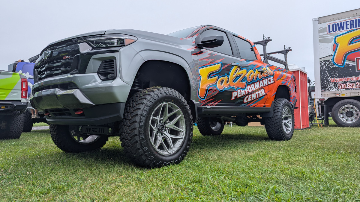 Chevrolet Silverado on 35x12.50R20LT TRAIL BLADE M/T