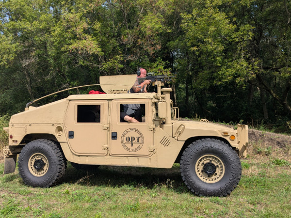 AM General HMMWV on 40x13.50R17LT TRAIL BLADE BOSS - image 5