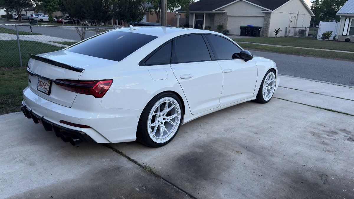 Audi S6 on 275/35R21 AZ850