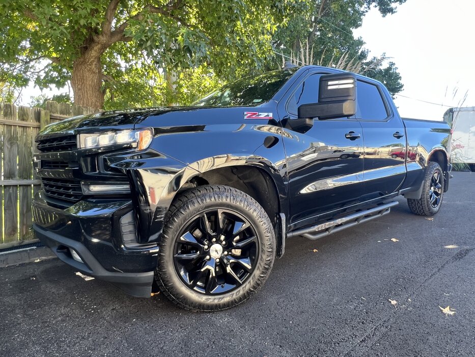 Chevrolet Silverado 1500 RST on 275/60R20 TRAIL BLADE ATS