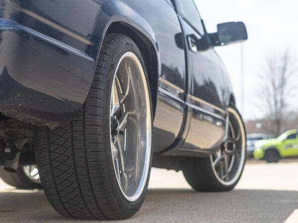Chevrolet 1500 on 265/35R22 AZ810 - image 3