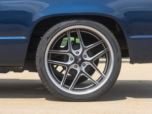 Chevrolet 1500 on 265/35R22 AZ810 - image 7